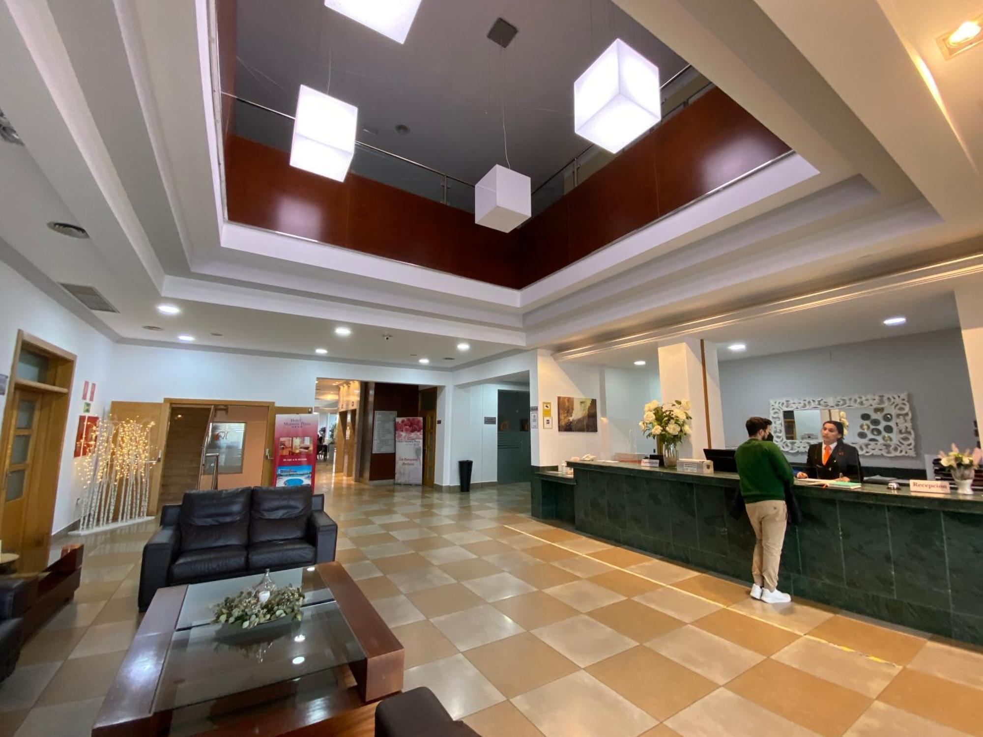 Hotel Montera Plaza Los Barrios Luaran gambar