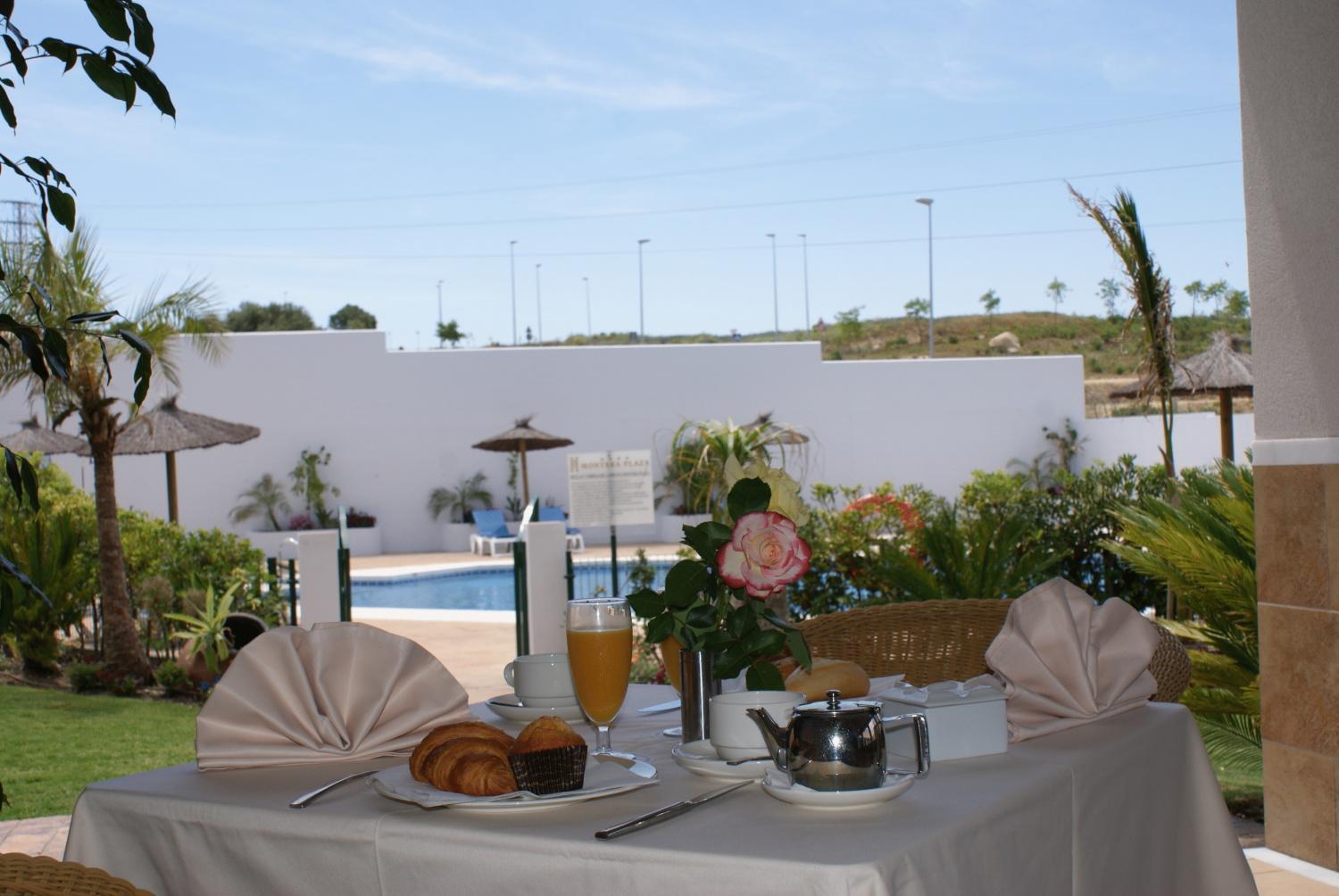Hotel Montera Plaza Los Barrios Restoran gambar