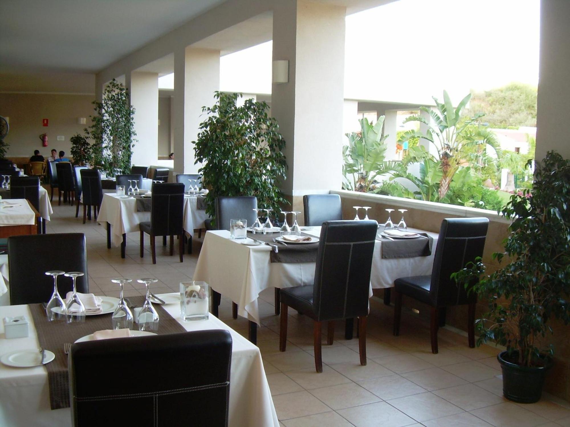 Hotel Montera Plaza Los Barrios Restoran gambar